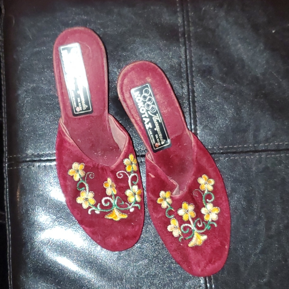 Traditional Greek Velvet Heeled Shoe